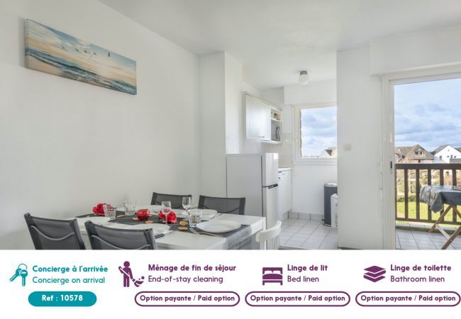 Apartment in Arzon - 600m from the beach - View of the port of Crouesty Apartment in Arzon - 600m from the beach - View of the port of Crouesty