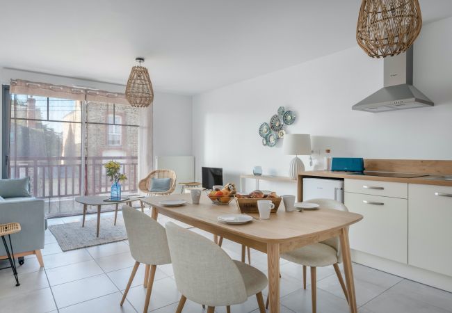 Apartment in Pléneuf-Val-André - 50m from the beach, seview flat for 6 Apartment in Pléneuf-Val-André - 50m from the beach, seview flat for 6
