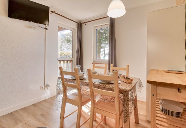 Apartment in Genos - Direct access to the slopes - flat for 4 Apartment in Genos - Direct access to the slopes - flat for 4