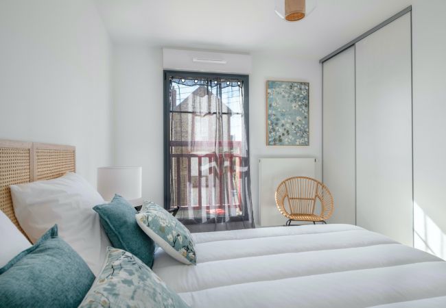 Apartment in Pléneuf-Val-André - Beautiful sea view flat for 8 Apartment in Pléneuf-Val-André - Beautiful sea view flat for 8