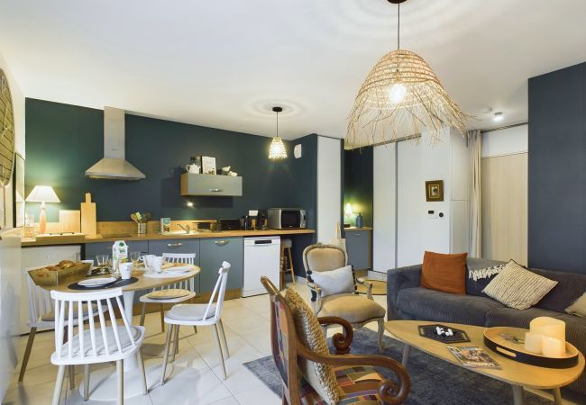 Apartment in Pléneuf-Val-André - Beachfront Stay – Appartment for 2 Apartment in Pléneuf-Val-André - Beachfront Stay – Appartment for 2