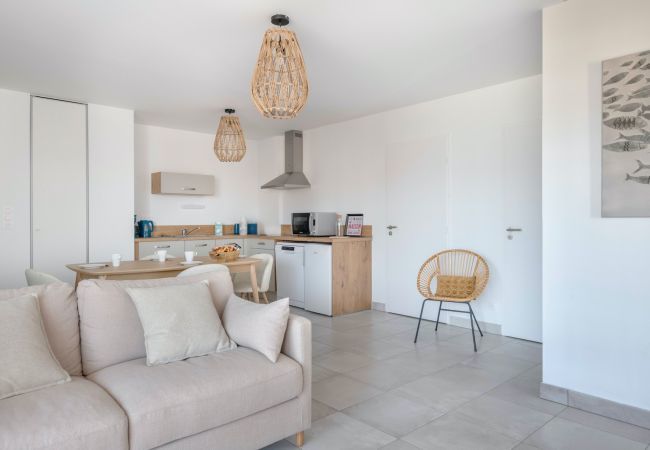 Apartment in Pléneuf-Val-André - Nice flat for 6, sea view, 50m from the beach Apartment in Pléneuf-Val-André - Nice flat for 6, sea view, 50m from the beach