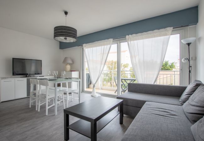 Apartment in Notre-Dame-de-Monts - 50m from the beach, flat for 4 Apartment in Notre-Dame-de-Monts - 50m from the beach, flat for 4