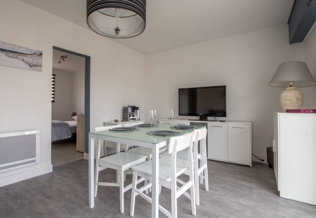 Apartment in Notre-Dame-de-Monts - 50m from the beach, flat for 4 Apartment in Notre-Dame-de-Monts - 50m from the beach, flat for 4
