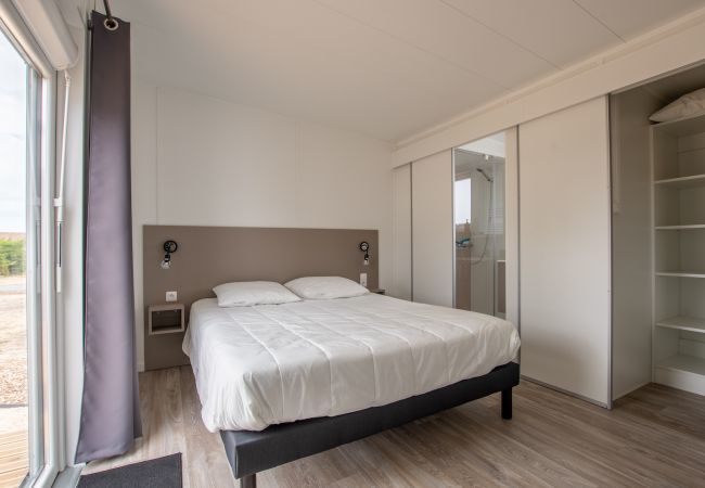 Chalet in Bretignolles-sur-Mer - Chalet for 6, holiday residence with swimming pool  Chalet in Bretignolles-sur-Mer - Chalet for 6, holiday residence with swimming pool