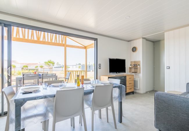 Chalet in Bretignolles-sur-Mer - Chalet for 6, holiday residence with swimming pool Chalet in Bretignolles-sur-Mer - Chalet for 6, holiday residence with swimming pool