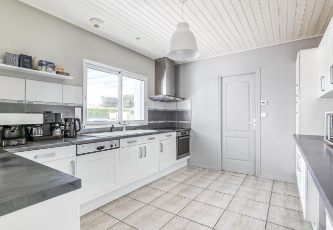 House in Les Sables-d´Olonne - House with a pool for 6 persons House in Les Sables-d´Olonne - House with a pool for 6 persons