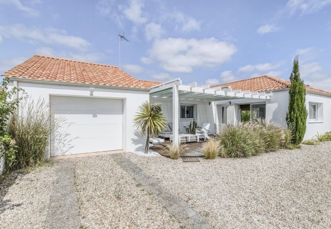 House in Les Sables-d´Olonne - House with a pool for 6 persons House in Les Sables-d´Olonne - House with a pool for 6 persons