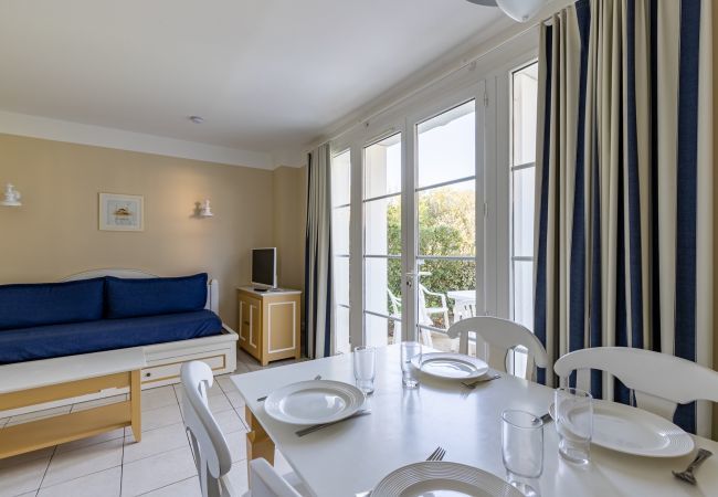 House in Talmont-Saint-Hilaire - House for 6 -Pool - Port Bourgenay House in Talmont-Saint-Hilaire - House for 6 -Pool - Port Bourgenay