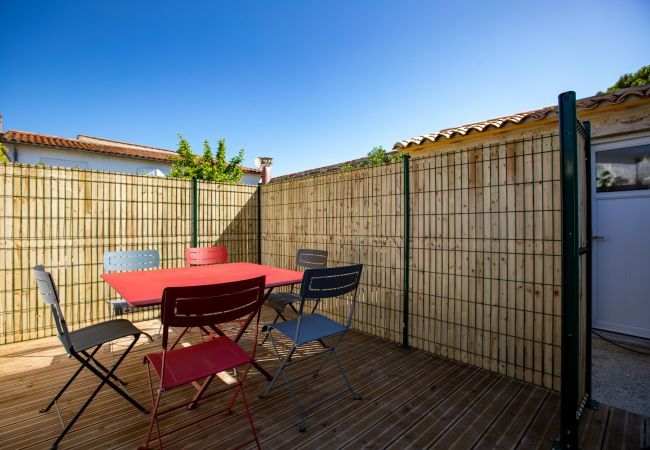 Apartment in Le Bois-Plage-en-Ré - Sunny appartment for 6 people