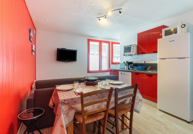 Apartment in Adervielle-Pouchergues - 280m from the slopes, flat for 6