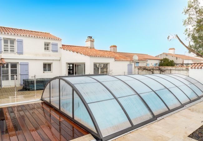 House in L'Epine - House for 6 - Pool - 750m from the beach House in L'Epine - House for 6 - Pool - 750m from the beach