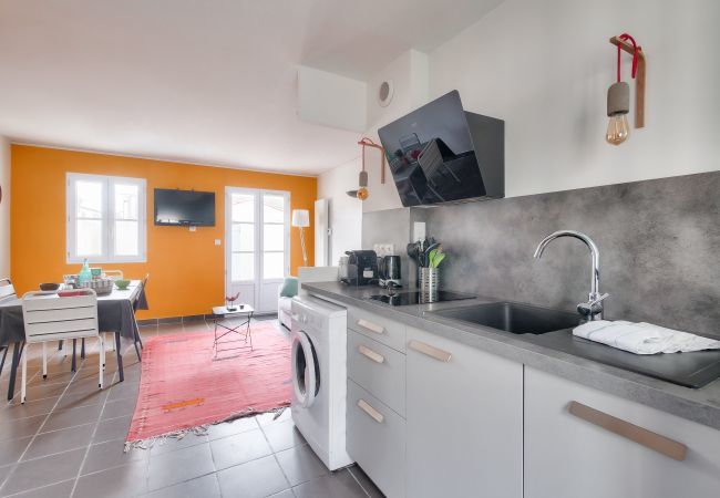 House in La Flotte - Nice house in a residence with swimming pool for 5 House in La Flotte - Nice house in a residence with swimming pool for 5