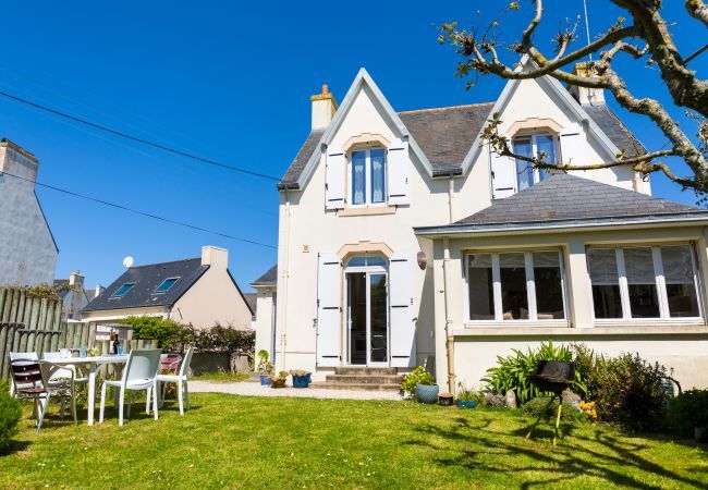 House in Treffiagat - Tréffiagat - house for 6 - 300m from the beach House in Treffiagat - Tréffiagat - house for 6 - 300m from the beach