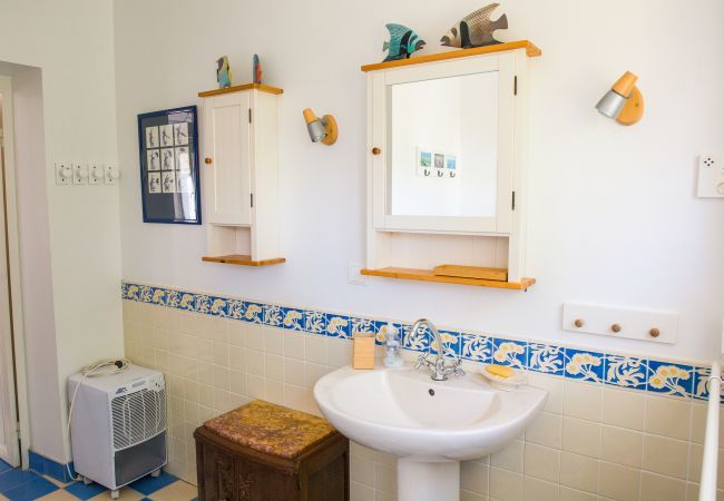 House in Penmarch - House for 5, in Kérity, 80m from the beach House in Penmarch - House for 5, in Kérity, 80m from the beach