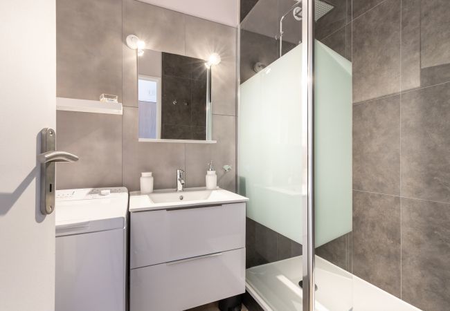 Apartment in Saint-Gilles-Croix-de-Vie - Seafront and ocean views - Stay for 4 Apartment in Saint-Gilles-Croix-de-Vie - Seafront and ocean views - Stay for 4