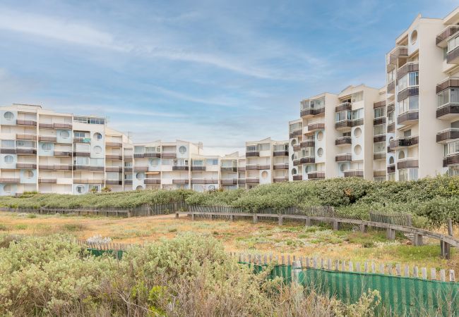 Apartment in Saint-Gilles-Croix-de-Vie - Seafront and ocean views - Stay for 4 Apartment in Saint-Gilles-Croix-de-Vie - Seafront and ocean views - Stay for 4