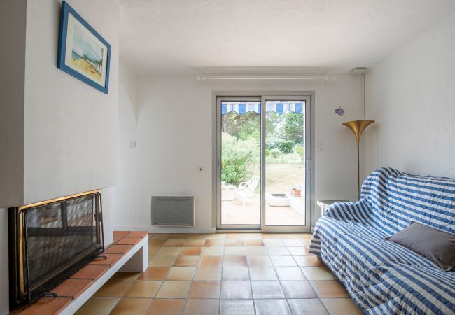 House in Barbâtre - Large house for 6 people - 300m from the beach House in Barbâtre - Large house for 6 people - 300m from the beach