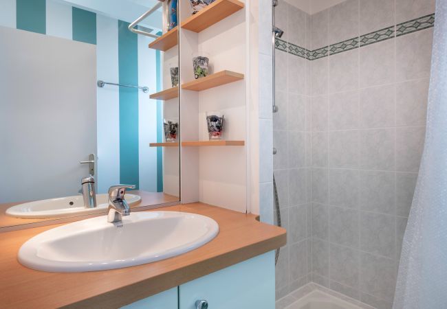 House in Arzon - House for 5 - Large garden - 700m from beach House in Arzon - House for 5 - Large garden - 700m from beach