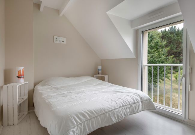 House in Arzon - House for 5 - Large garden - 700m from beach House in Arzon - House for 5 - Large garden - 700m from beach