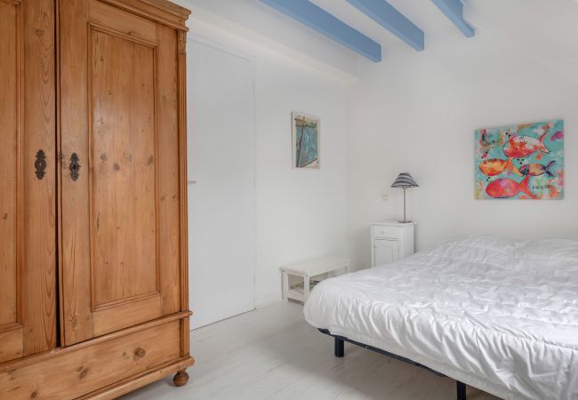 House in Arzon - House for 5 - Large garden - 700m from beach House in Arzon - House for 5 - Large garden - 700m from beach