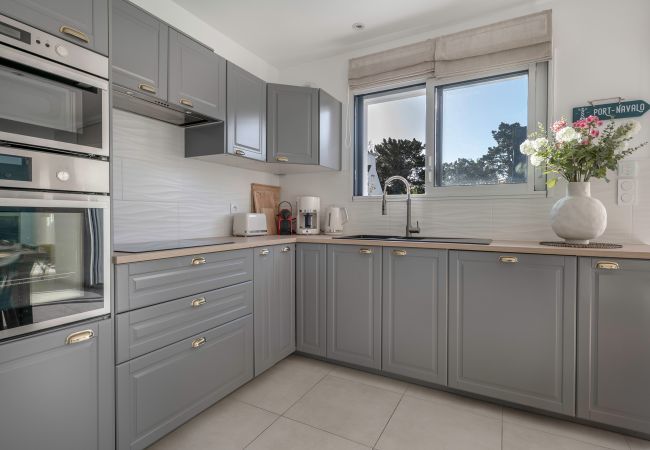 House in Arzon - 300m from the beach - Large terrace - Sleeps 8 House in Arzon - 300m from the beach - Large terrace - Sleeps 8