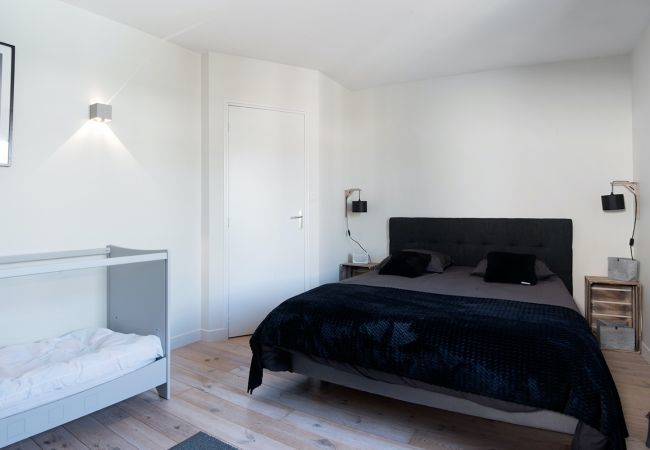 House in La Flotte - Comfortable villa for 12 with a pool House in La Flotte - Comfortable villa for 12 with a pool