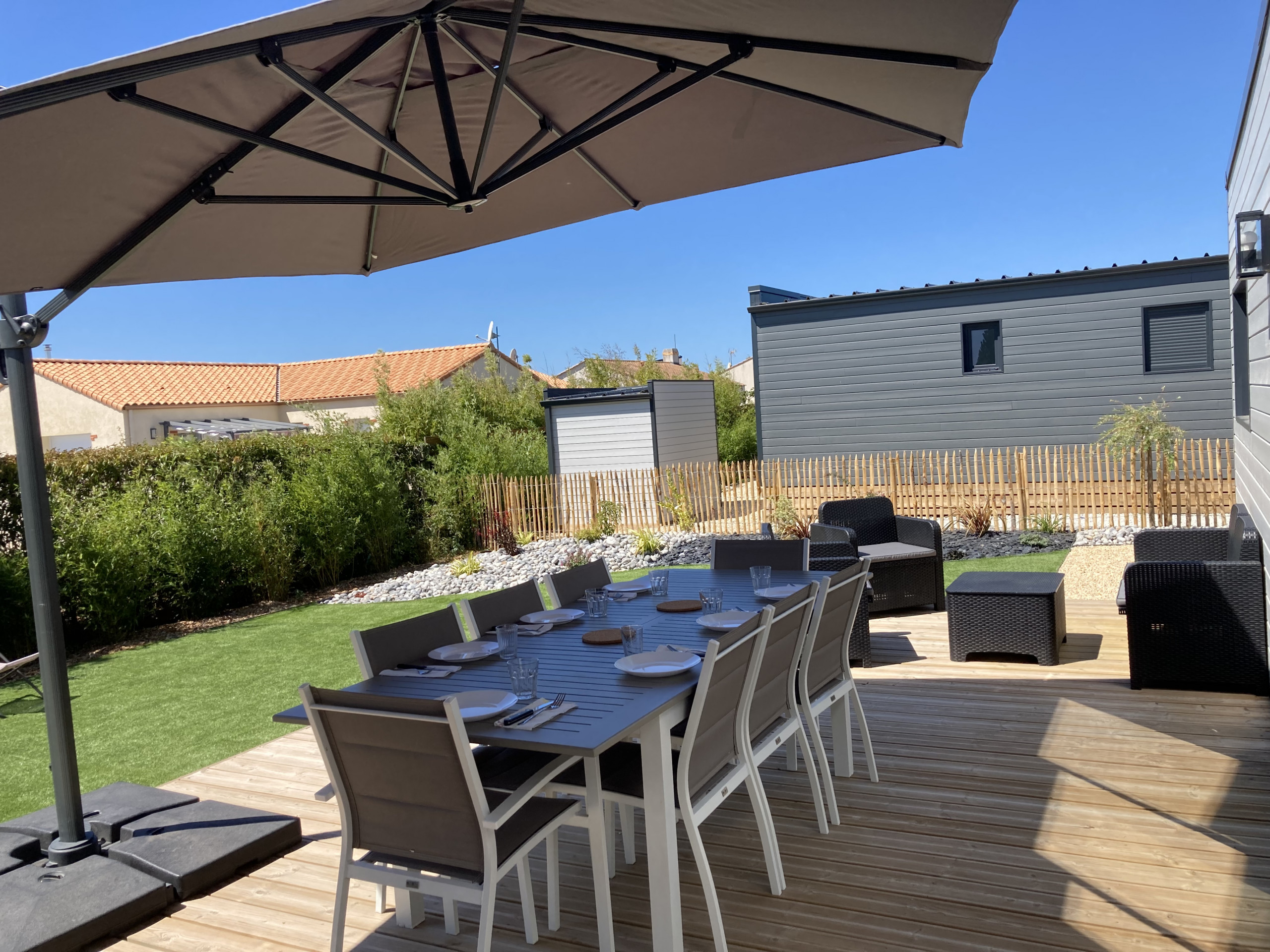 Villa in Bretignolles-sur-Mer - New Chalet for 8 in a residence with pool