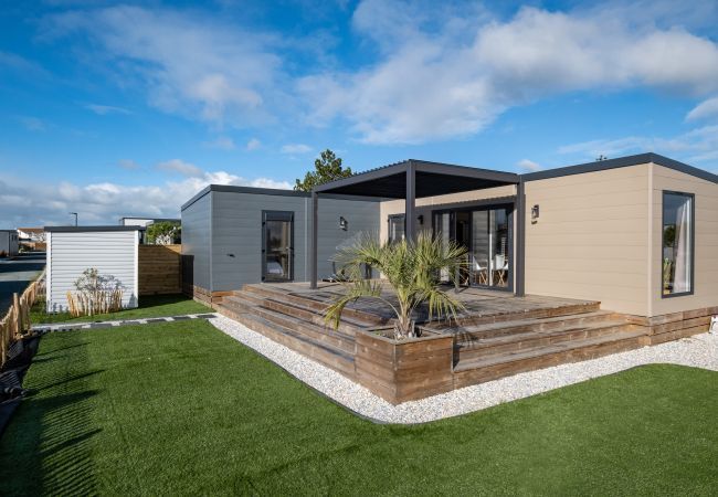 Chalet in Bretignolles-sur-Mer - Chalet with A/C – pool – 4 adults – 2 children