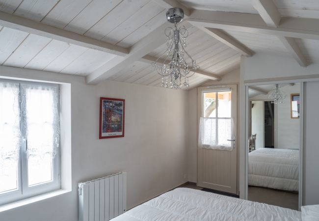 House in L'Epine - Less than 500m from the beach, 2 adults - 3 child House in L'Epine - Less than 500m from the beach, 2 adults - 3 child
