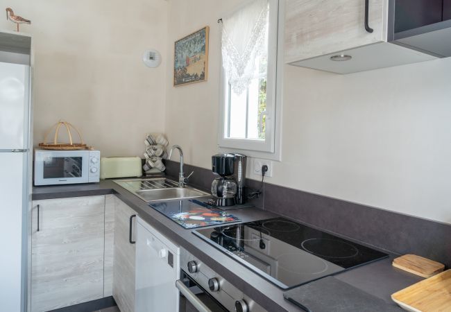 House in L'Epine - Less than 500m from the beach, 2 adults - 3 child House in L'Epine - Less than 500m from the beach, 2 adults - 3 child