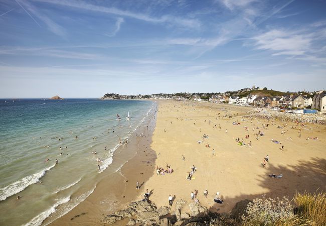 Apartment in Pléneuf-Val-André - Escape for 2 by the sea, 50m from the beach Apartment in Pléneuf-Val-André - Escape for 2 by the sea, 50m from the beach