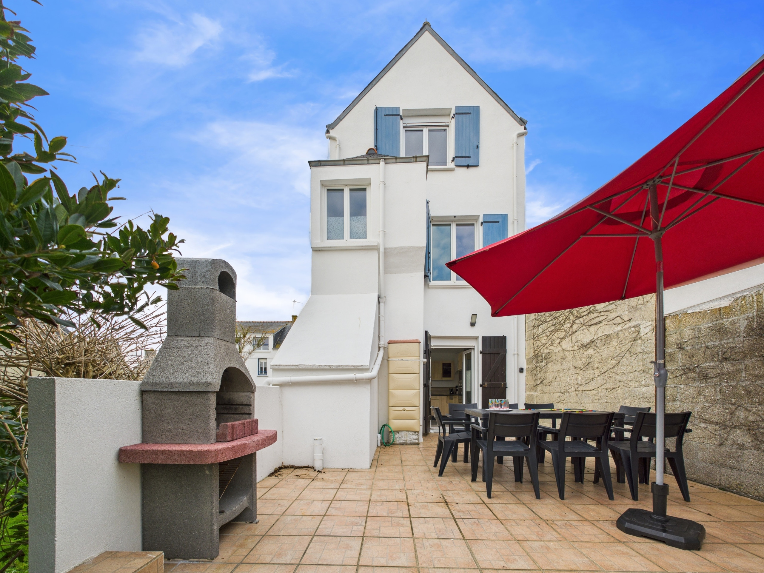  in Le Guilvinec - 600m from beach – 400m from harbor – House for 8