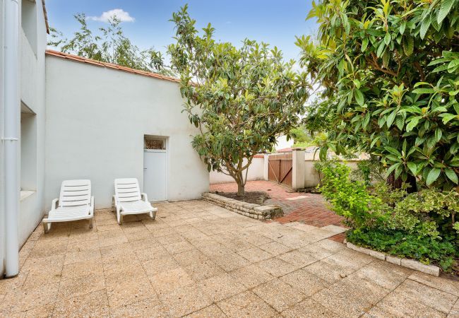 House in La Faute-sur-Mer - 600m from the beach, house for 8 with a pool House in La Faute-sur-Mer - 600m from the beach, house for 8 with a pool