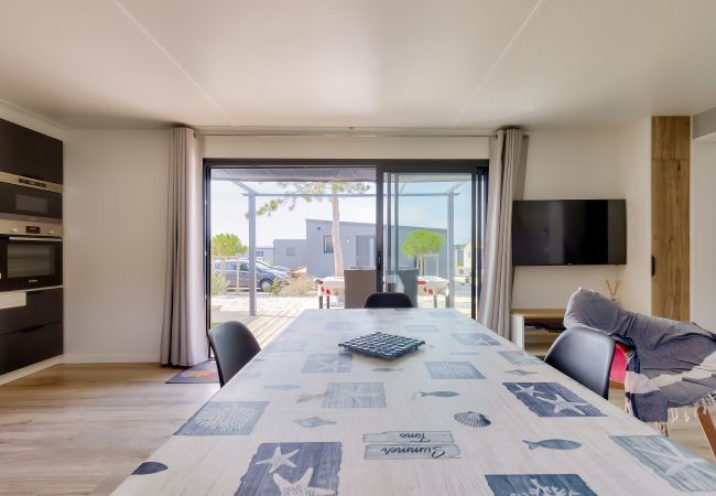 Chalet in Bretignolles-sur-Mer - Residence with swimming pool, chalet for 4 Chalet in Bretignolles-sur-Mer - Residence with swimming pool, chalet for 4