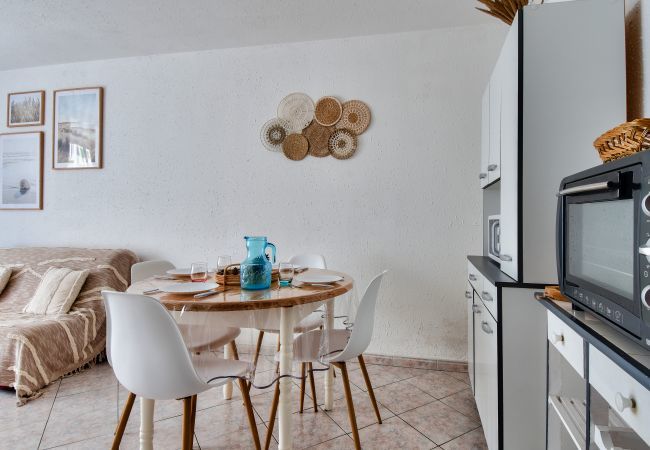 Apartment in St. Hilaire de Riez - 100m from Mouettes beach, flat for 4 Apartment in St. Hilaire de Riez - 100m from Mouettes beach, flat for 4