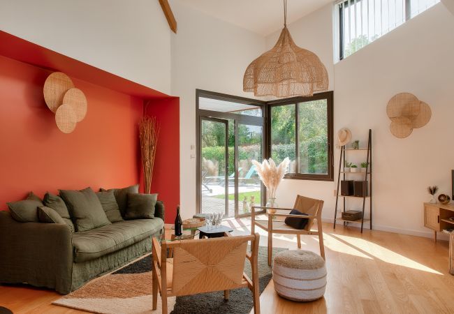 House in Fouesnant - Garden and pool - 1km from beach- For 8 House in Fouesnant - Garden and pool - 1km from beach- For 8