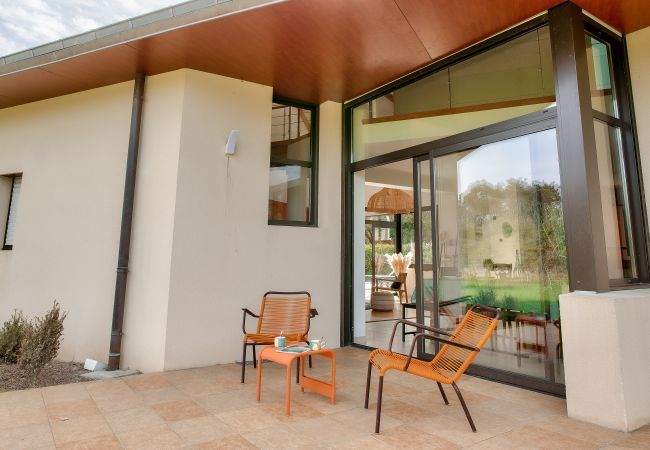 House in Fouesnant - Garden and pool - 1km from beach- For 8 House in Fouesnant - Garden and pool - 1km from beach- For 8