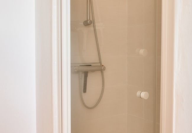 House in Fouesnant - Garden and pool - 1km from beach- For 8 House in Fouesnant - Garden and pool - 1km from beach- For 8