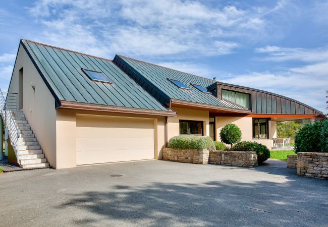 House in Fouesnant - Garden and pool - 1km from beach- For 8 House in Fouesnant - Garden and pool - 1km from beach- For 8