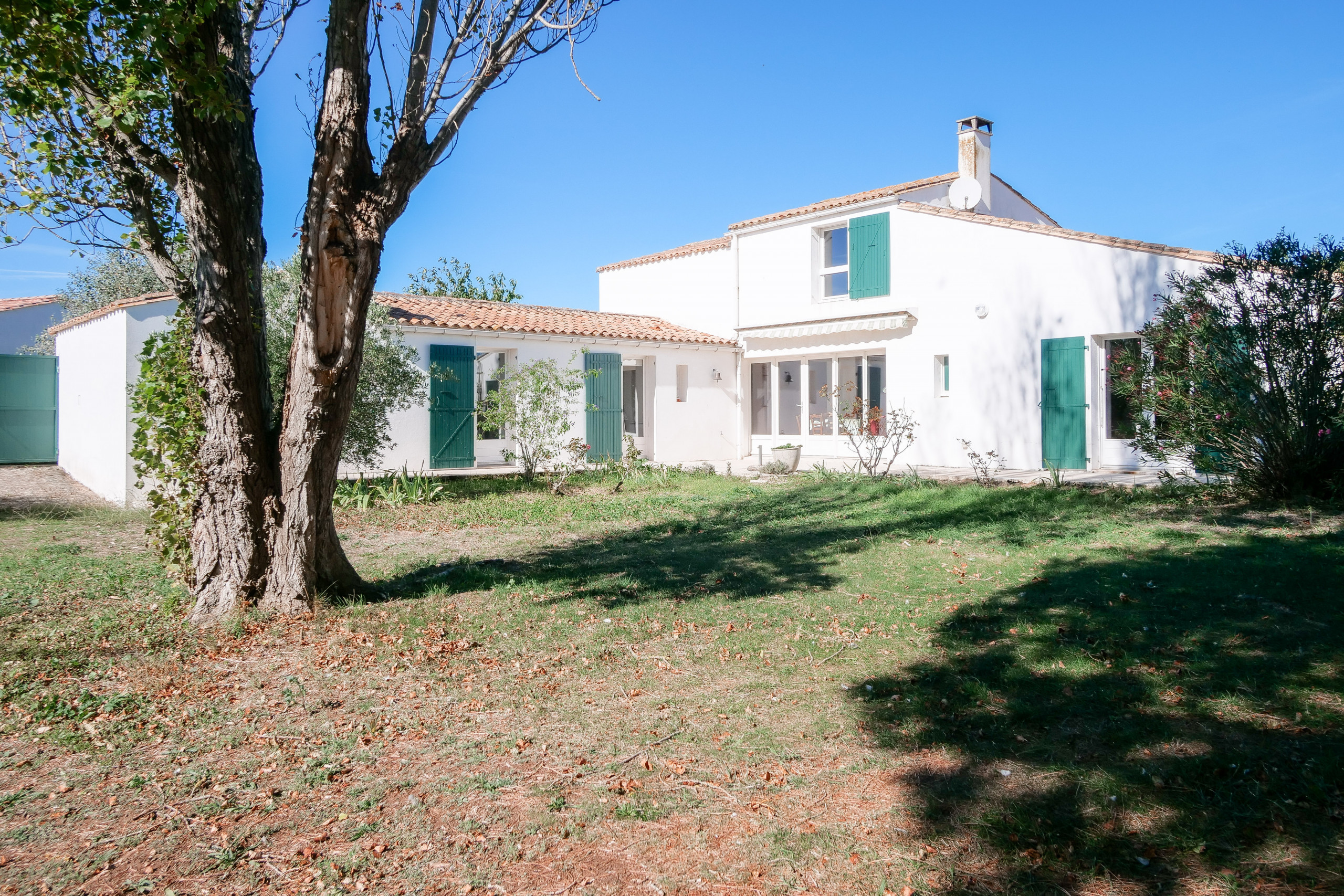  in Sainte-Marie-de-Ré - Large house for 7 400m from the beach