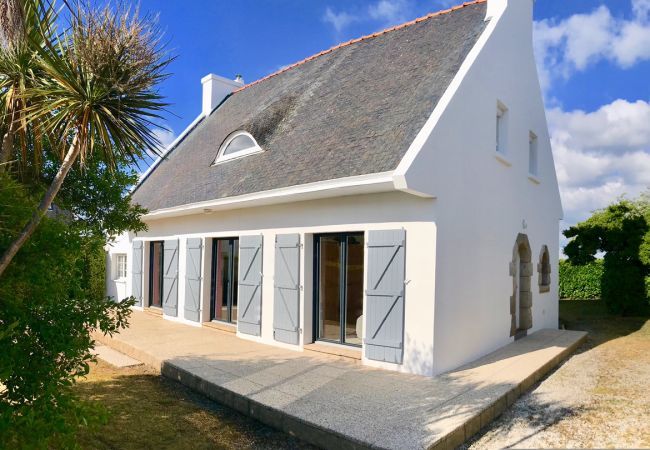 House in Loctudy - Direct access to the beach - House for 11 House in Loctudy - Direct access to the beach - House for 11