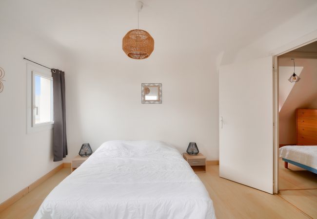 House in Loctudy - Direct access to the beach - House for 11 House in Loctudy - Direct access to the beach - House for 11