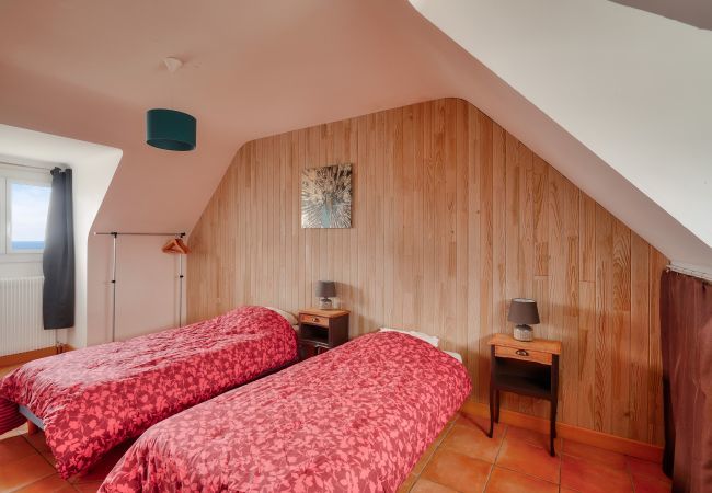 House in Loctudy - Direct access to the beach - House for 11 House in Loctudy - Direct access to the beach - House for 11