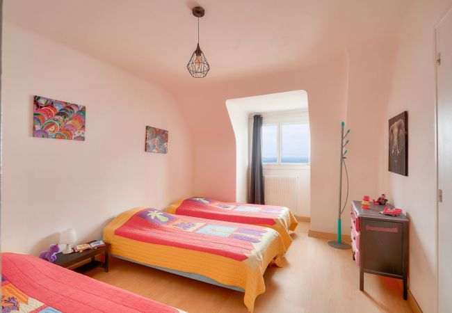 House in Loctudy - Direct access to the beach - House for 11 House in Loctudy - Direct access to the beach - House for 11