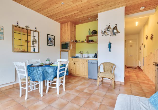 Apartment in Saint-Jean-de-Monts - 400m from the beach, flat with pool Apartment in Saint-Jean-de-Monts - 400m from the beach, flat with pool