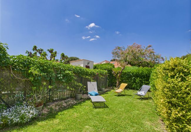 House in Saint-Vincent-sur-Jard - 280m from the beach - Pool - Sleeps 4 House in Saint-Vincent-sur-Jard - 280m from the beach - Pool - Sleeps 4