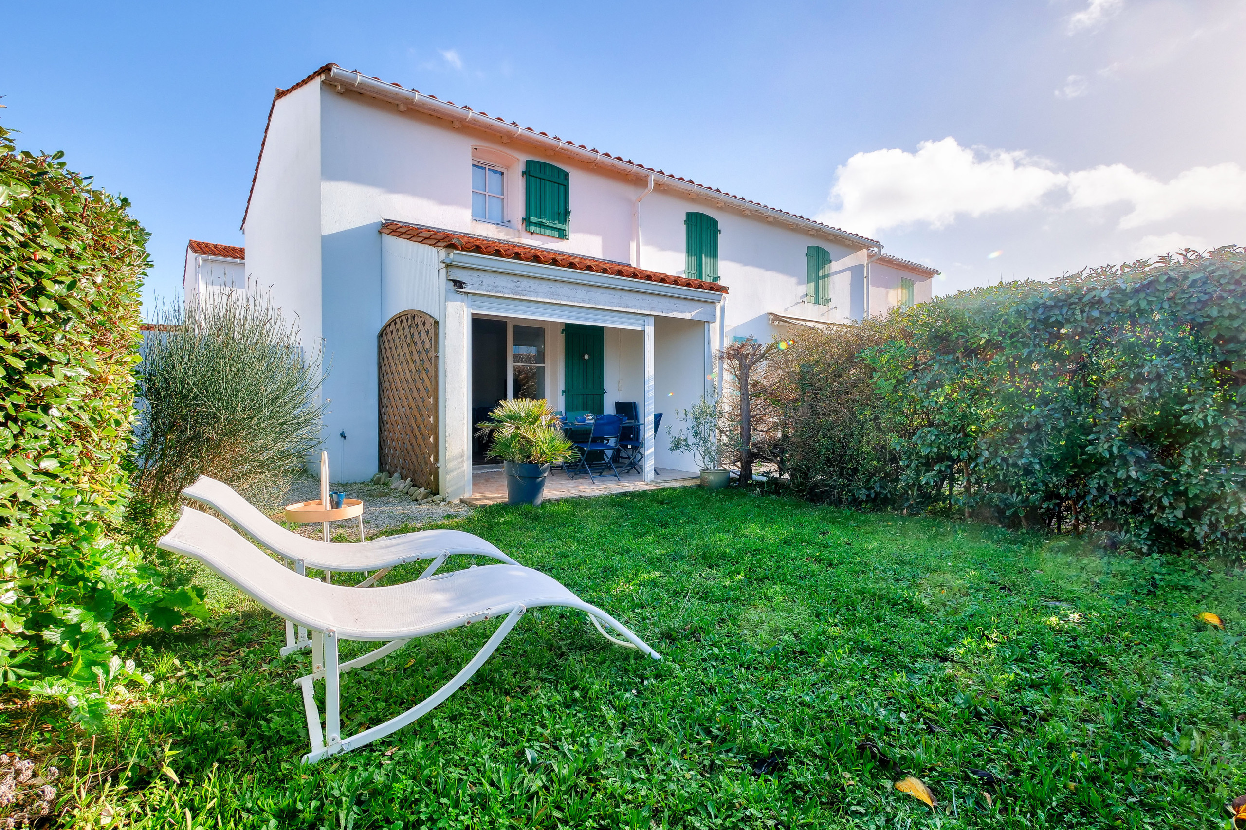  in Ars-en-Ré - Stay for 4 with swimming pool, near thermal baths