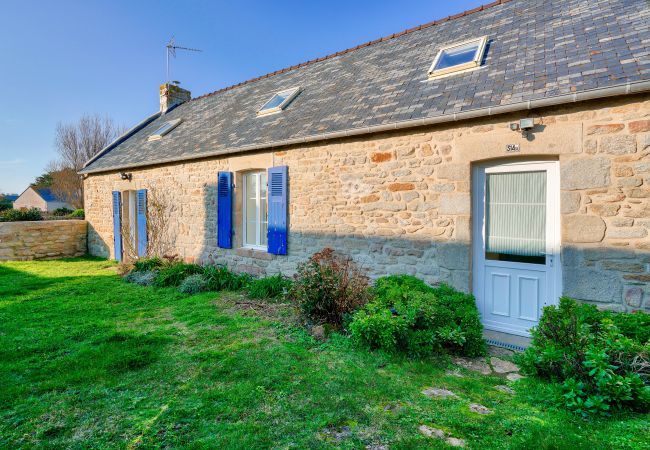 House in Penmarch - Farmhouse 750m from the port of Saint Guénolé House in Penmarch - Farmhouse 750m from the port of Saint Guénolé