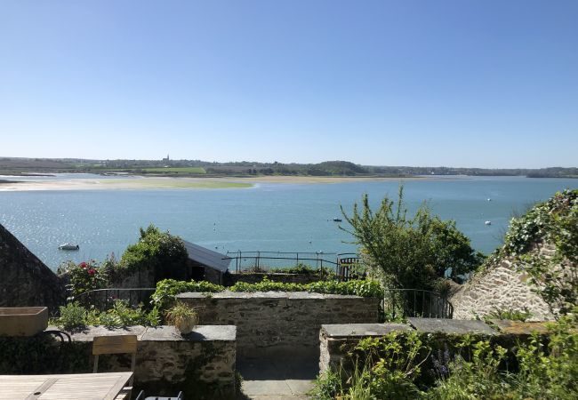 House in La Ville-ès-Nonais - Exceptional view - Private waterfront access House in La Ville-ès-Nonais - Exceptional view - Private waterfront access